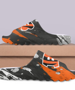 Cincinnati20Bengals20NFL20Yeezy20Slipper20Mockup201.jpg