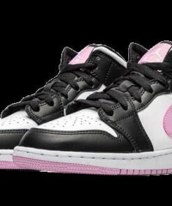 Air Jordan 1 Mid in Colorway
